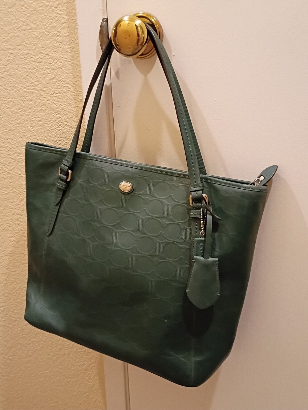 2014 Signature Coach Peyton tote F31404